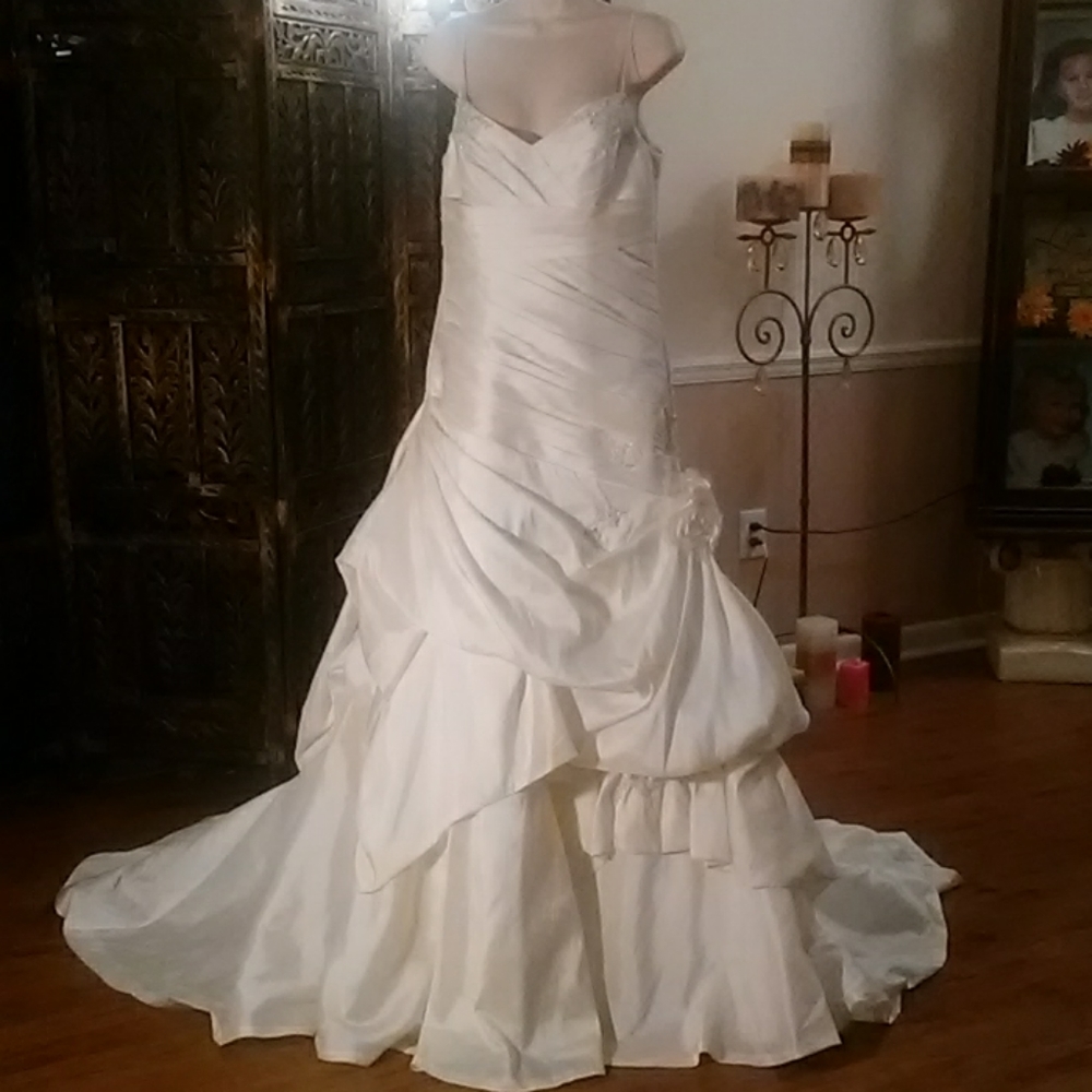 Alfred Angelo, size 10,